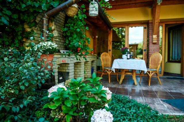 Siesta Vendeghaz Villa Eger Exteriör bild