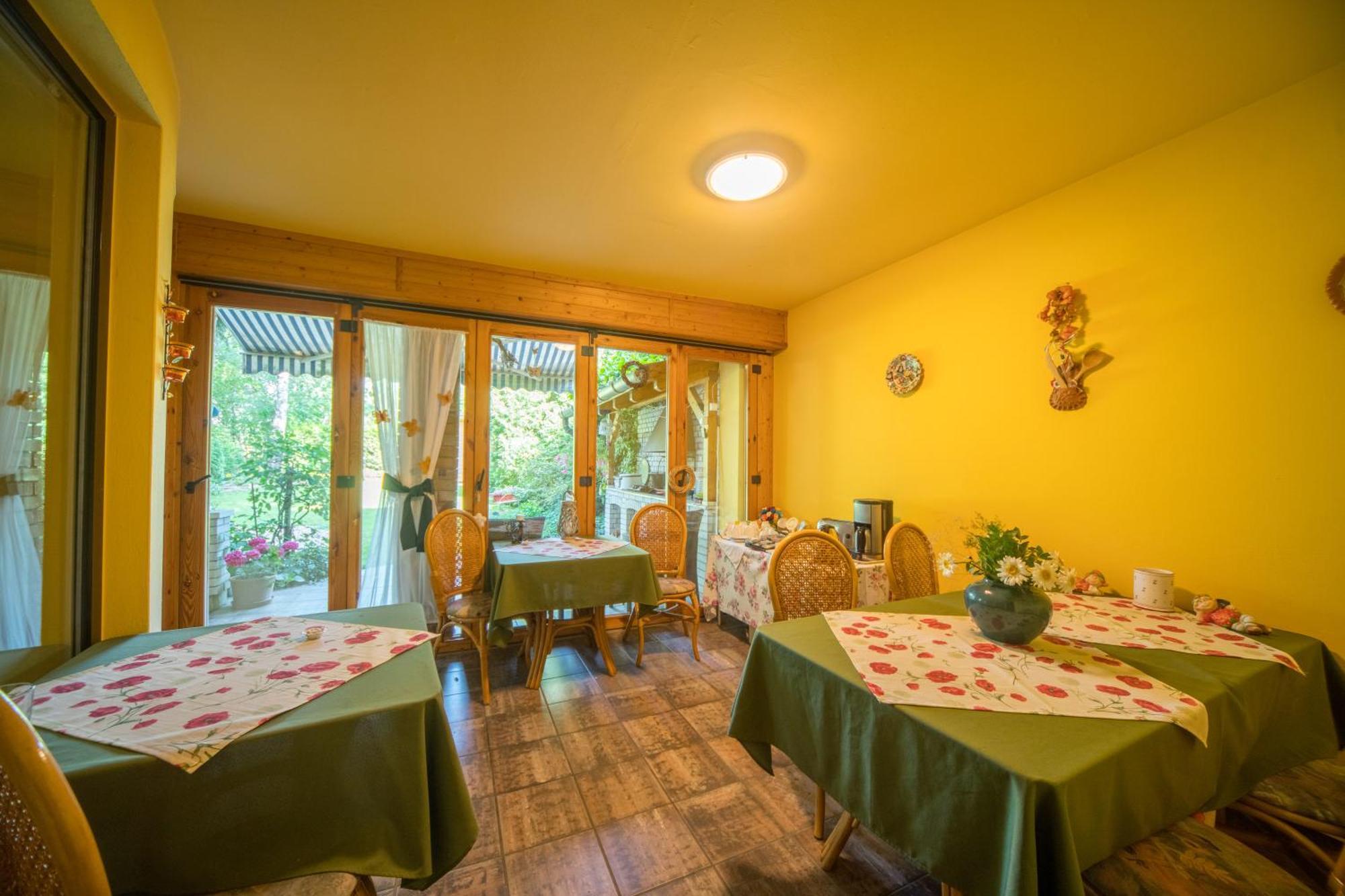 Siesta Vendeghaz Villa Eger Exteriör bild
